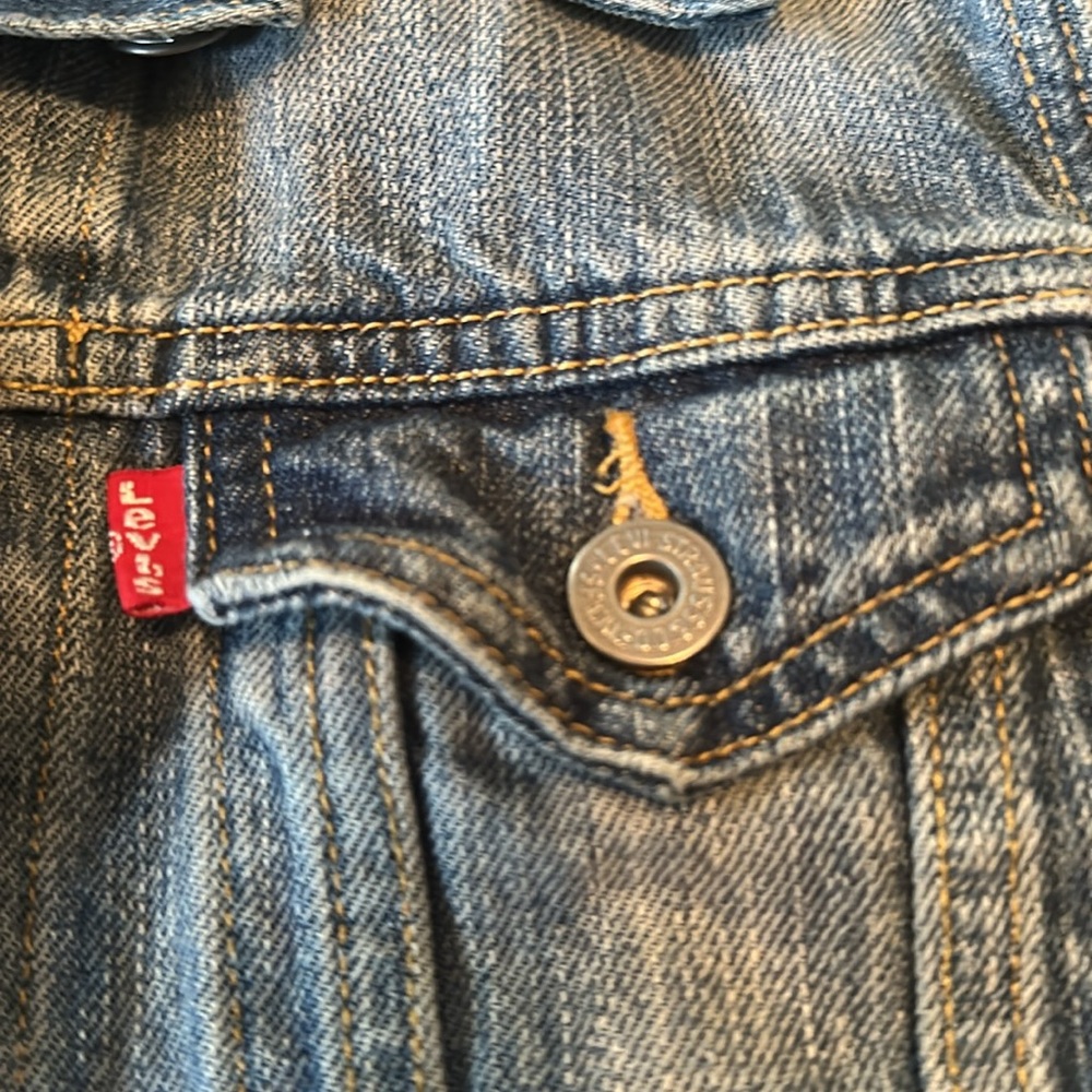 LEVI STRAUSS WOMANS JEAN VEST SIZE S / P - Picture 3 of 10